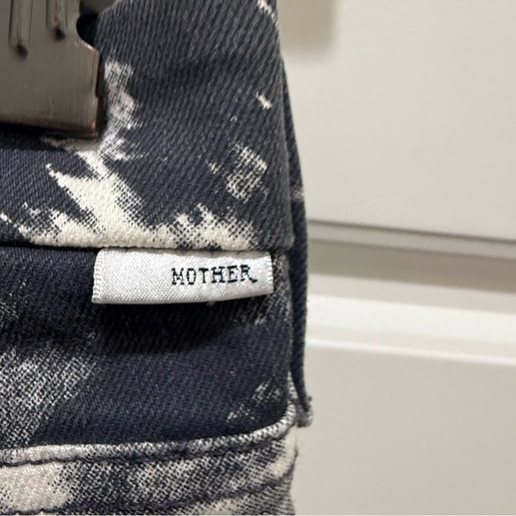Mother. The Looker Skinny Jean. The Hide Out Wash. Size 26. - Picture 11 of 11